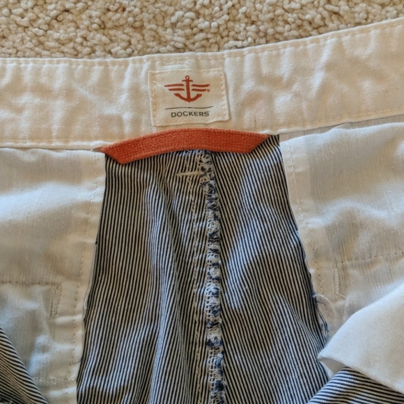Dockers Shorts with Cell Phone Pocket W:34 - Picture 2 of 5